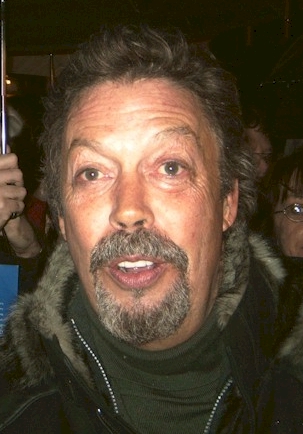 O primeiro ator Tim Curry a encarnar Pennywise morre aos 80 anos
